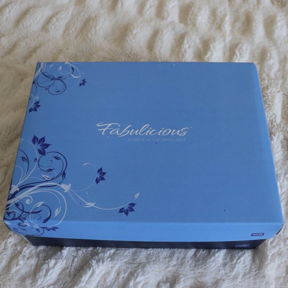 Gold Prom Pageant Homecoming Heels | 077 - Picture 4 of 12